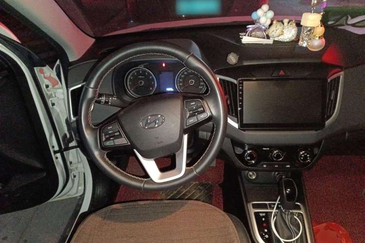 Used Hyundai ix25 2017 1.6L Automatic Smart Version Steering Wheel