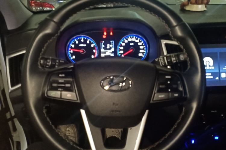 Used Hyundai ix25 2017 1.6L Automatic Smart Version Steering Wheel