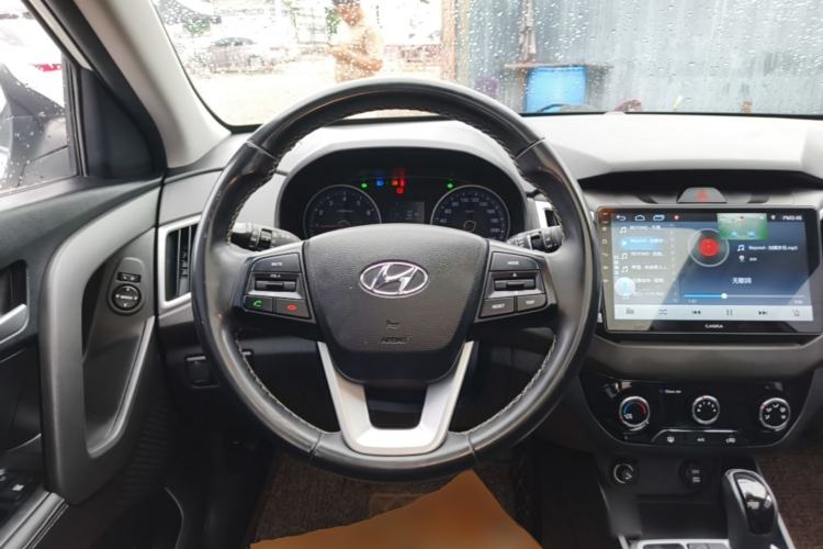 Used Hyundai ix25 2017 1.6L Automatic Smart Version Steering Wheel