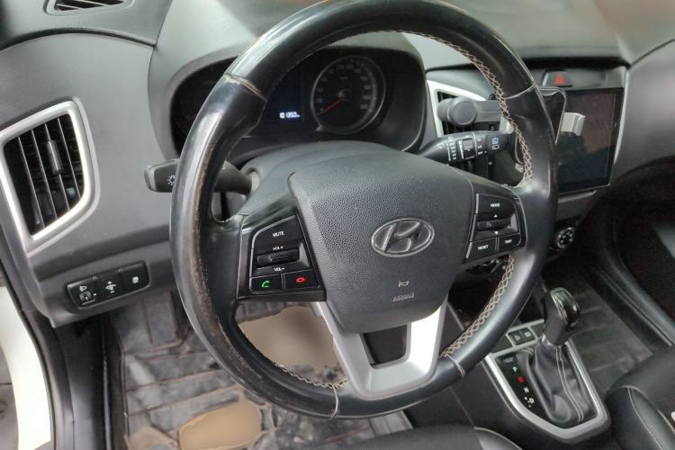 Used Hyundai ix25 2017 1.6L Automatic Smart Version Steering Wheel