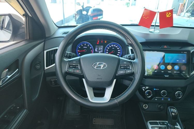 Used Hyundai ix25 2017 1.6L Automatic Smart Version Steering Wheel