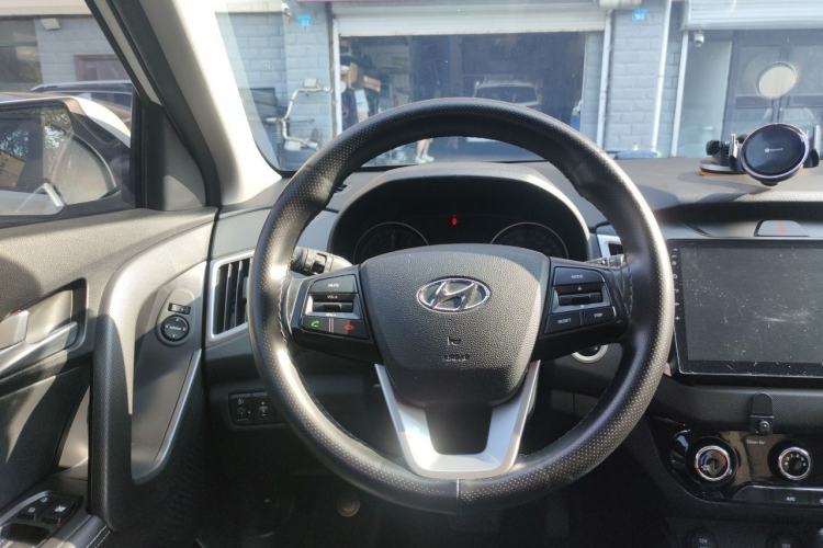 Used Hyundai ix25 2017 1.6L Automatic Smart Version Steering Wheel