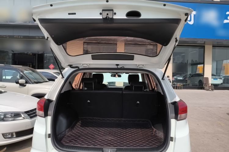 Used Hyundai ix25 2017 1.4T Automatic Smart Version Trunk