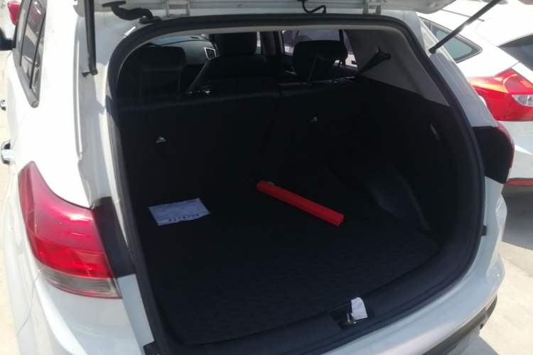 Used Hyundai ix25 2017 1.6L Automatic Smart Version Trunk