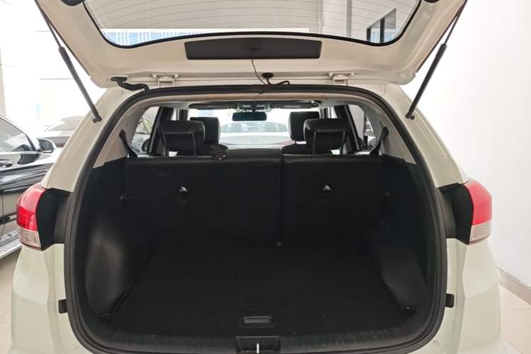Used Hyundai ix25 2017 1.6L Automatic Smart Version Trunk