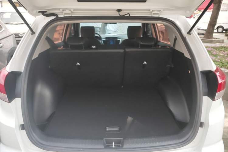 Used Hyundai ix25 2017 1.6L Automatic Smart Version Trunk