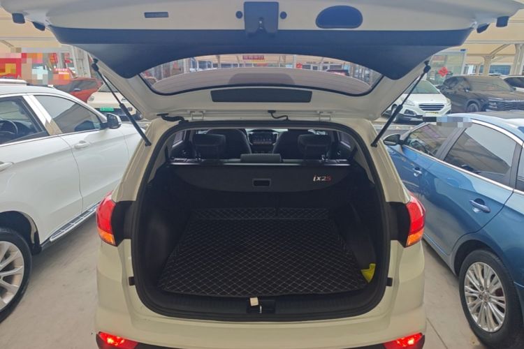 Used Hyundai ix25 2017 1.6L Automatic Smart Version Trunk