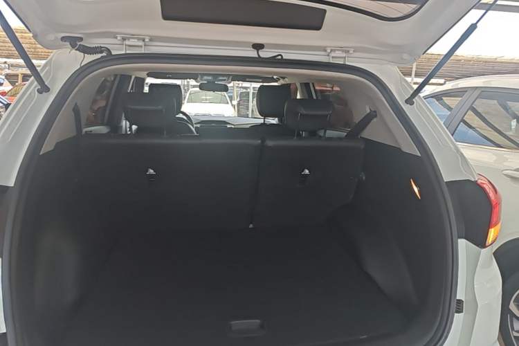 Used Hyundai ix25 2017 1.6L Automatic Smart Version Trunk