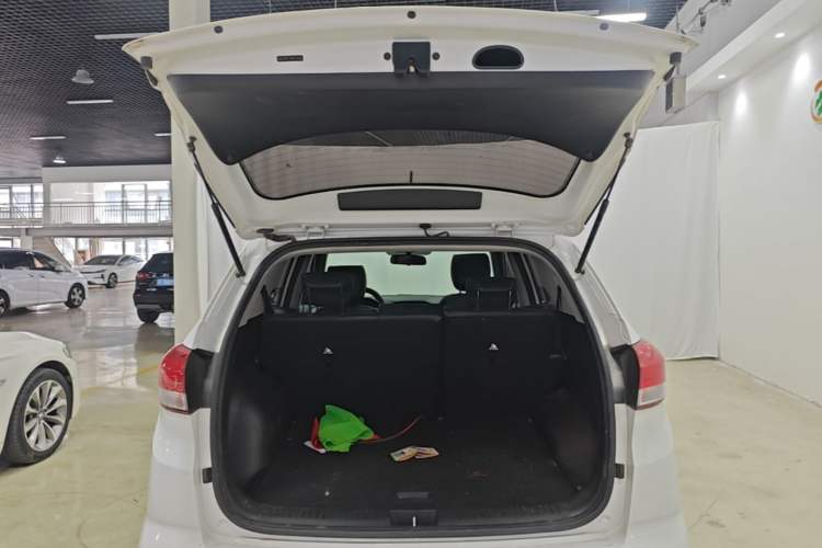 Used Hyundai ix25 2017 1.6L Automatic Smart Version Trunk