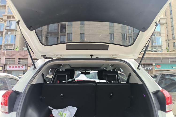 Used Hyundai ix25 2017 1.6L Automatic Smart Version Trunk