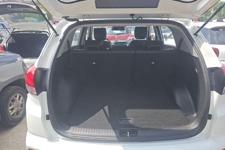 Used Hyundai ix25 2017 1.6L Automatic Smart Version Trunk