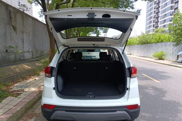 Used Hyundai ix25 2017 1.6L Automatic Smart Version Trunk