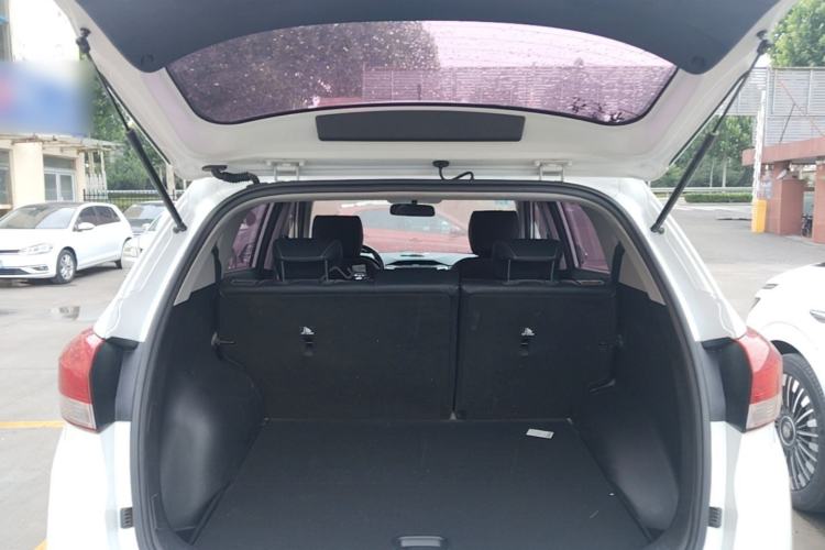 Used Hyundai ix25 2017 1.6L Automatic Smart Version Trunk