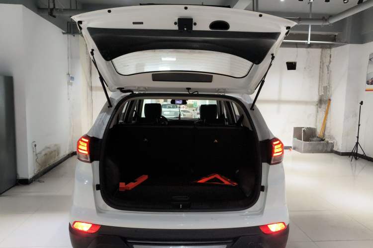 Used Hyundai ix25 2017 1.4T Automatic Smart Version Trunk