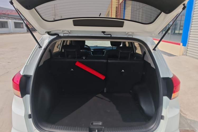 Used Hyundai ix25 2017 1.6L Automatic Smart Version Trunk