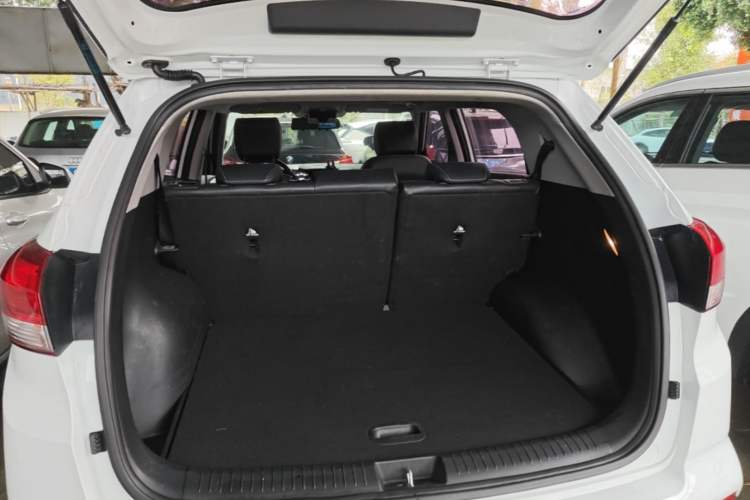 Used Hyundai ix25 2017 1.6L Automatic Smart Version Trunk
