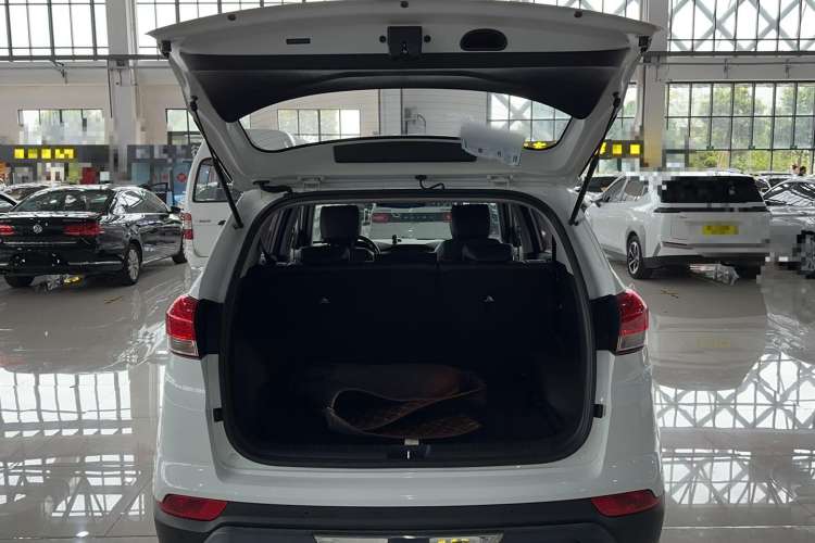 Used Hyundai ix25 2017 1.6L Automatic Smart Version Trunk