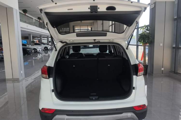 Used Hyundai ix25 2017 1.6L Automatic Smart Version Trunk
