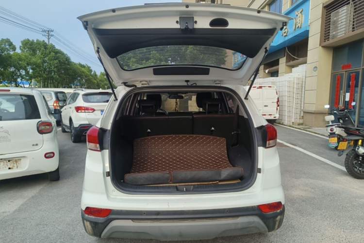Used Hyundai ix25 2017 1.6L Automatic Smart Version Trunk