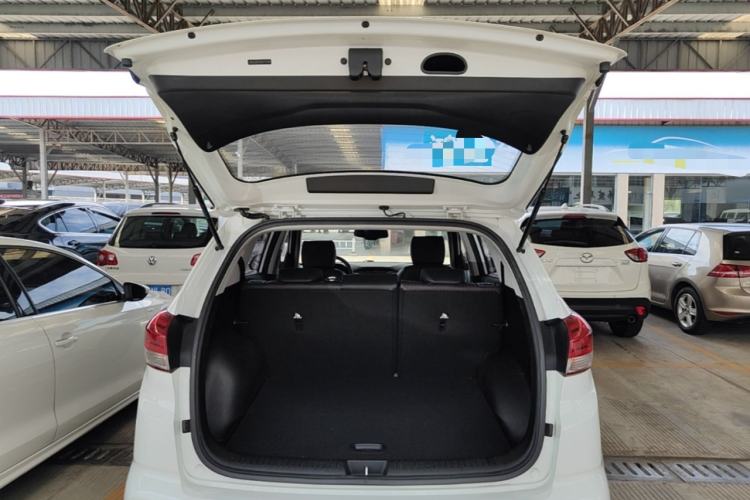 Used Hyundai ix25 2017 1.4T Automatic Smart Version Trunk