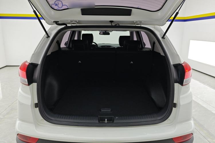 Used Hyundai ix25 2017 1.6L Automatic Smart Version Trunk