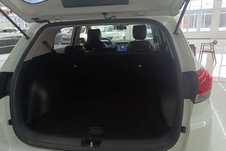 Used Hyundai ix25 2017 1.6L Manual Fashion Model Trunk