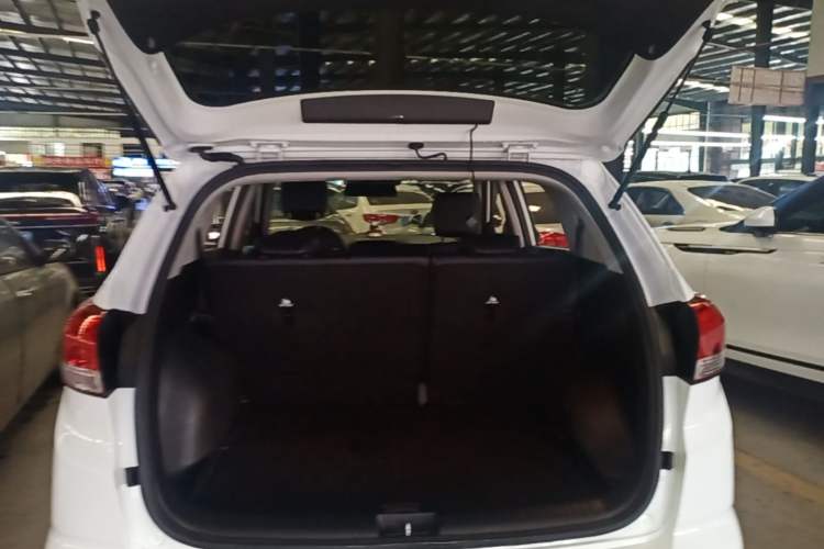 Used Hyundai ix25 2017 1.6L Automatic Smart Version Trunk