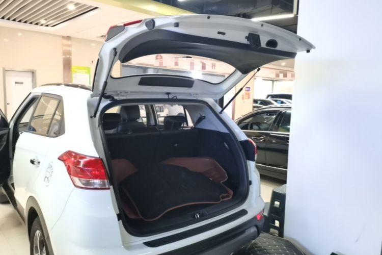 Used Hyundai ix25 2017 1.6L Automatic Smart Version Trunk