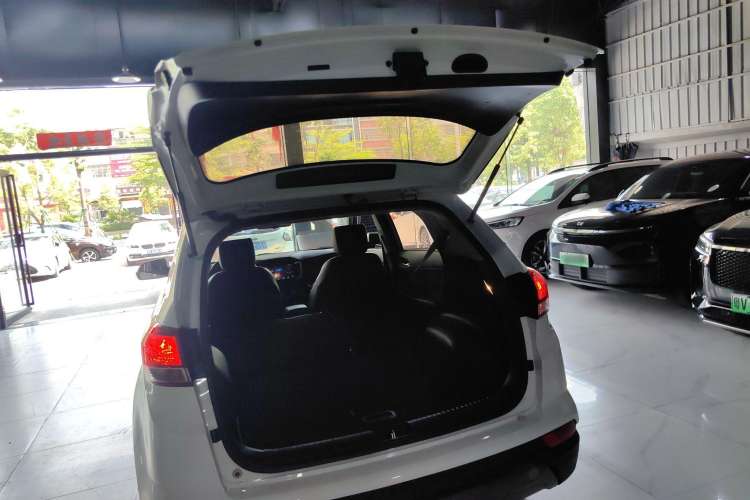 Used Hyundai ix25 2017 1.6L Automatic Smart Version Trunk