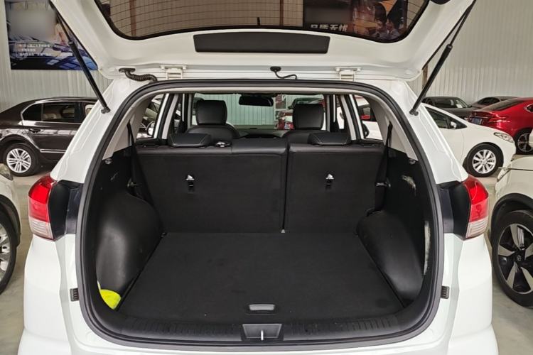 Used Hyundai ix25 2017 1.6L Automatic Smart Version Trunk