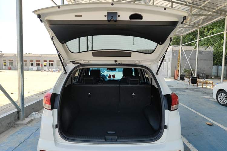Used Hyundai ix25 2017 1.6L Automatic Smart Version Trunk