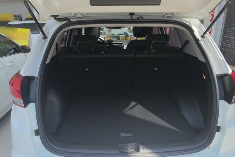 Used Hyundai ix25 2017 1.6L Automatic Smart Version Trunk
