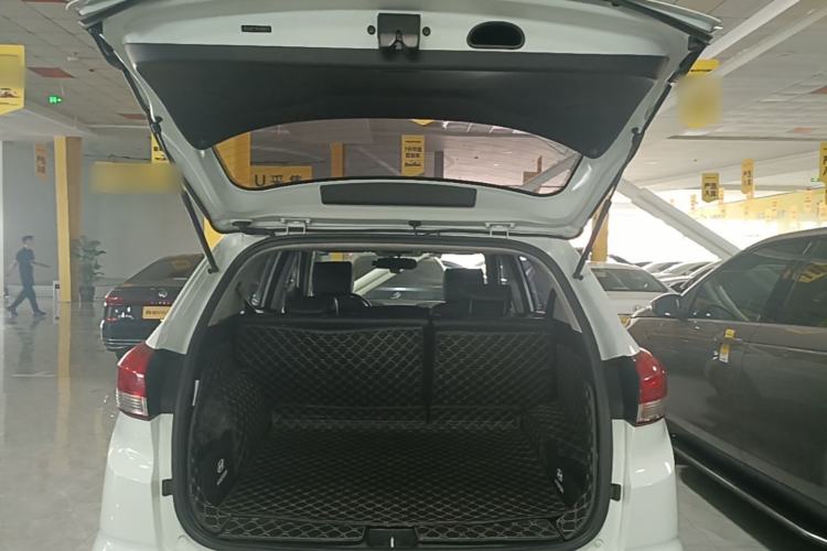 Used Hyundai ix25 2017 1.6L Automatic Smart Version Trunk