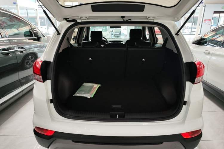 Used Hyundai ix25 2017 1.6L Automatic Smart Version Trunk
