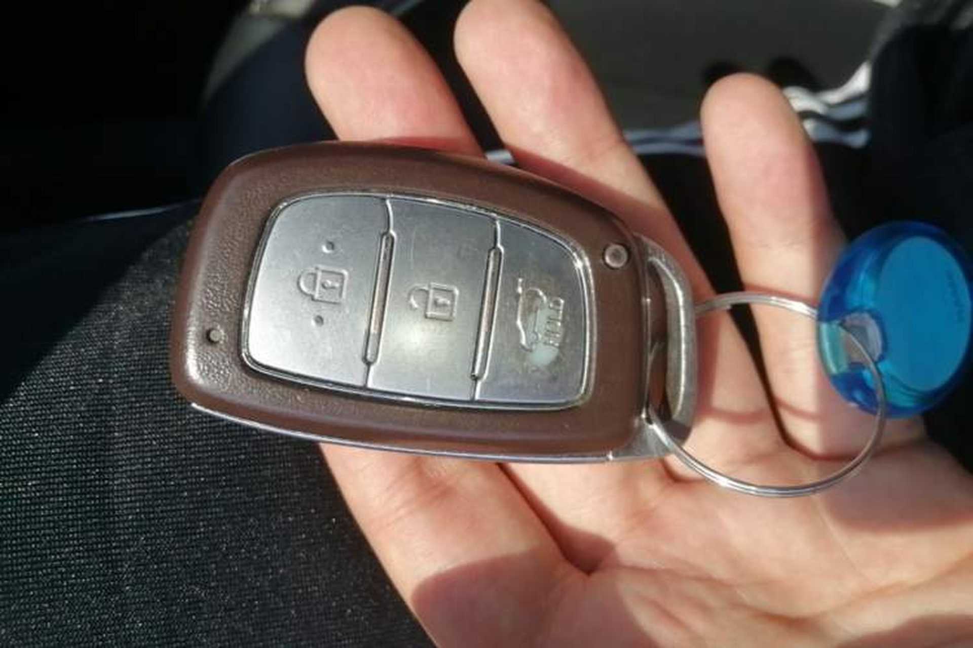 Used Hyundai ix25 2017 1.6L Automatic Smart Version Vehicle Key