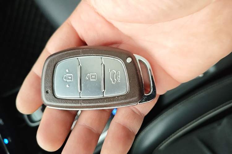 Used Hyundai ix25 2017 1.6L Automatic Smart Version Vehicle Key