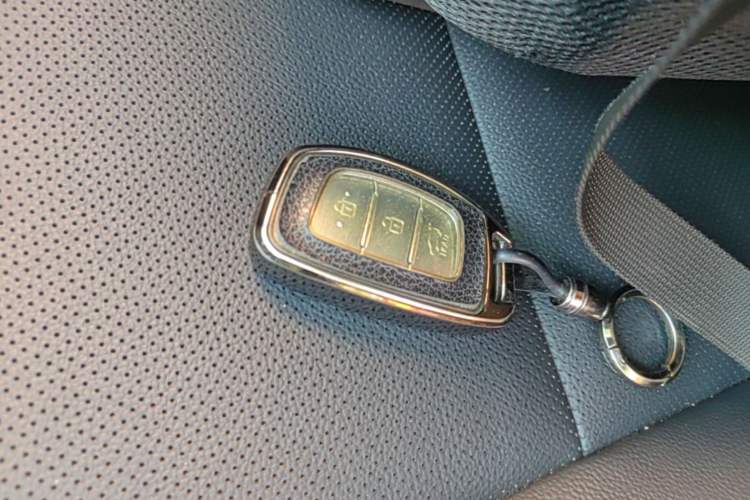 Used Hyundai ix25 2017 1.6L Automatic Smart Version Vehicle Key