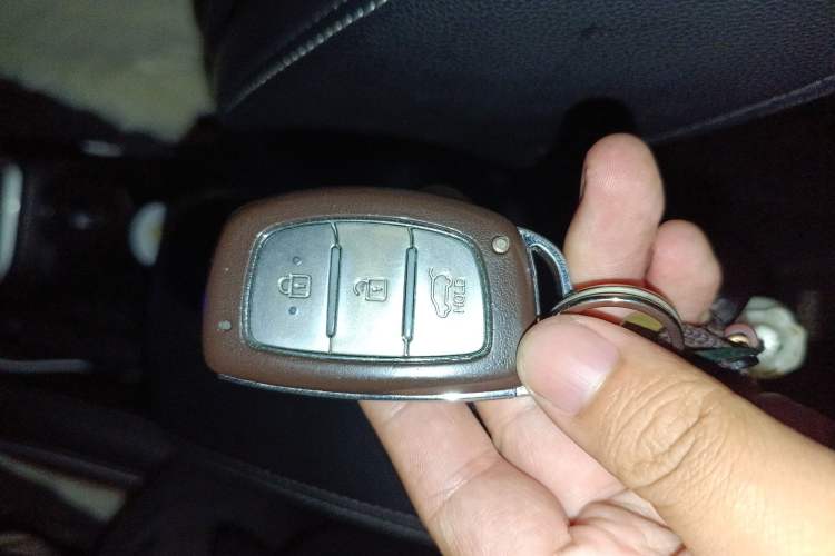Used Hyundai ix25 2017 1.6L Automatic Smart Version Vehicle Key