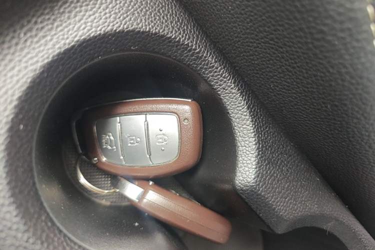 Used Hyundai ix25 2017 1.6L Automatic Smart Version Vehicle Key