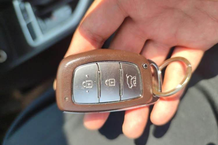 Used Hyundai ix25 2017 1.6L Automatic Smart Version Vehicle Key