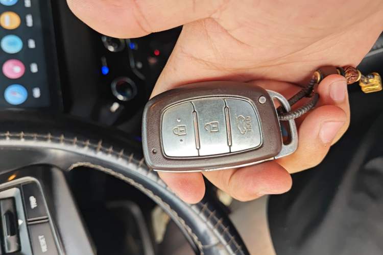 Used Hyundai ix25 2017 1.6L Automatic Smart Version Vehicle Key