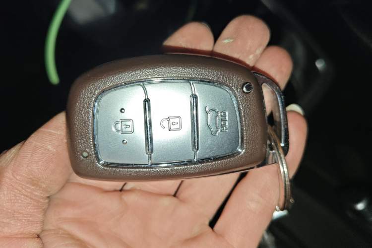 Used Hyundai ix25 2017 1.6L Automatic Smart Version Vehicle Key
