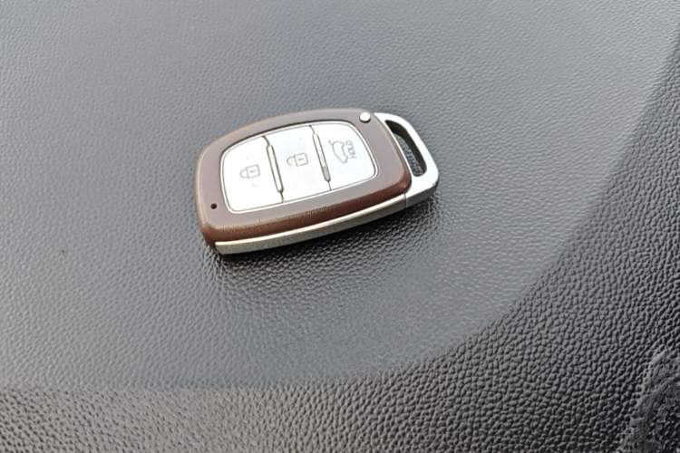Used Hyundai ix25 2017 1.6L Automatic Smart Version Vehicle Key