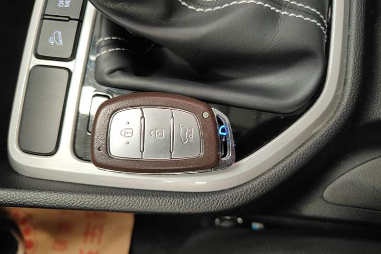 Used Hyundai ix25 2017 1.6L Automatic Smart Version Vehicle Key