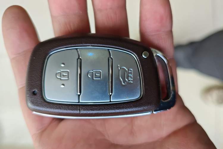 Used Hyundai ix25 2017 1.6L Automatic Smart Version Vehicle Key