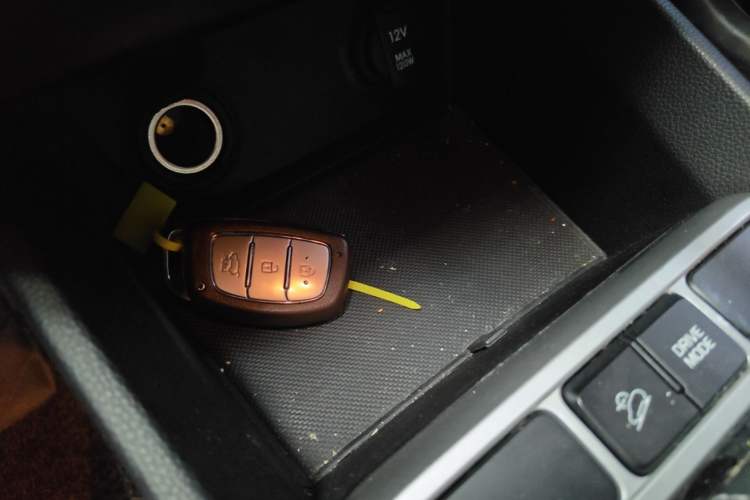 Used Hyundai ix25 2017 1.6L Automatic Smart Version Vehicle Key