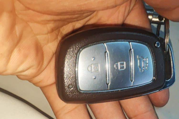 Used Hyundai ix25 2017 1.6L Automatic Smart Version Vehicle Key