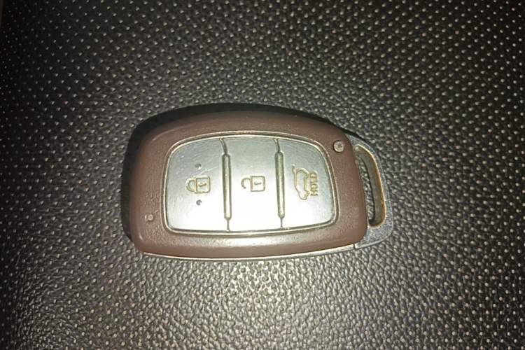 Used Hyundai ix25 2017 1.6L Automatic Smart Version Vehicle Key