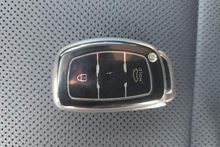 Used Hyundai ix25 2017 1.6L Automatic Smart Version Vehicle Key
