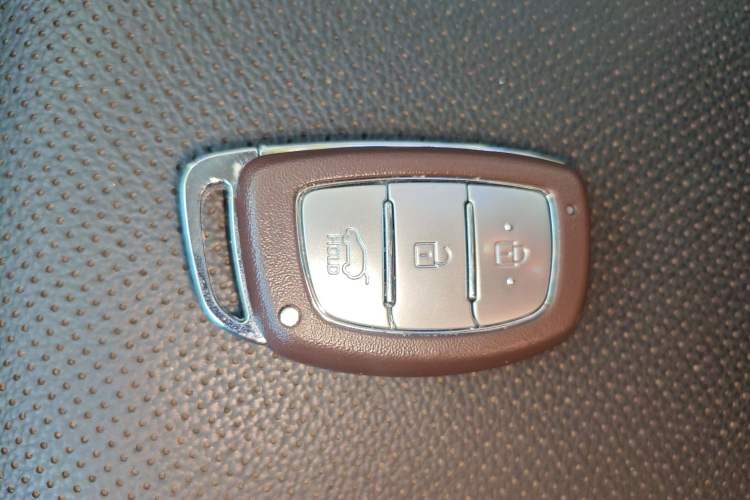 Used Hyundai ix25 2017 1.6L Automatic Smart Version Vehicle Key